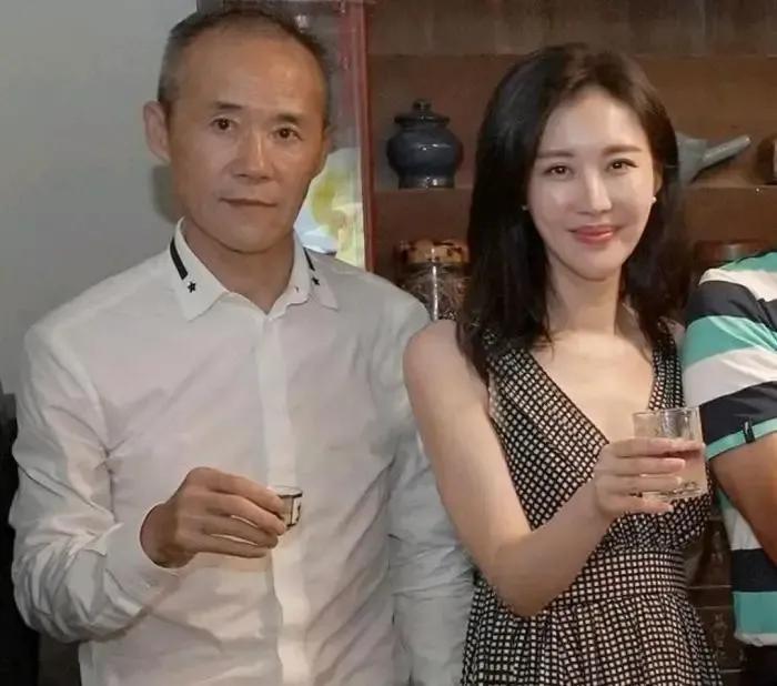 跨越世代的父女恋，最新情感交织篇章
