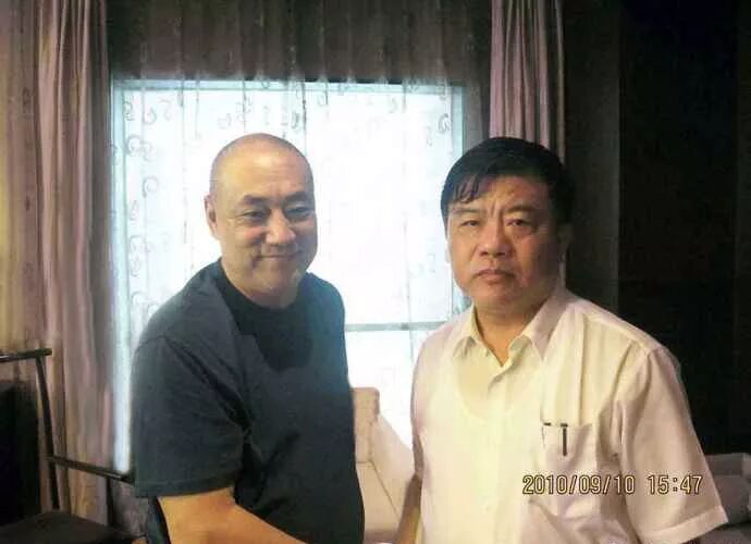 何新最新历程与影响，时代标志人物的回顾与展望